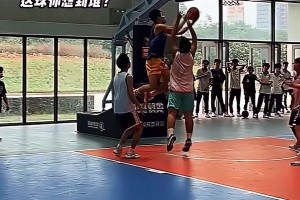 绝大部分职业球员做不到？野球场小哥这超远滑翔拉杆上篮有多难？