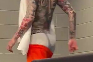 裤子也不穿好😯三球此前回应车祸问题，中途直接起身离开了！